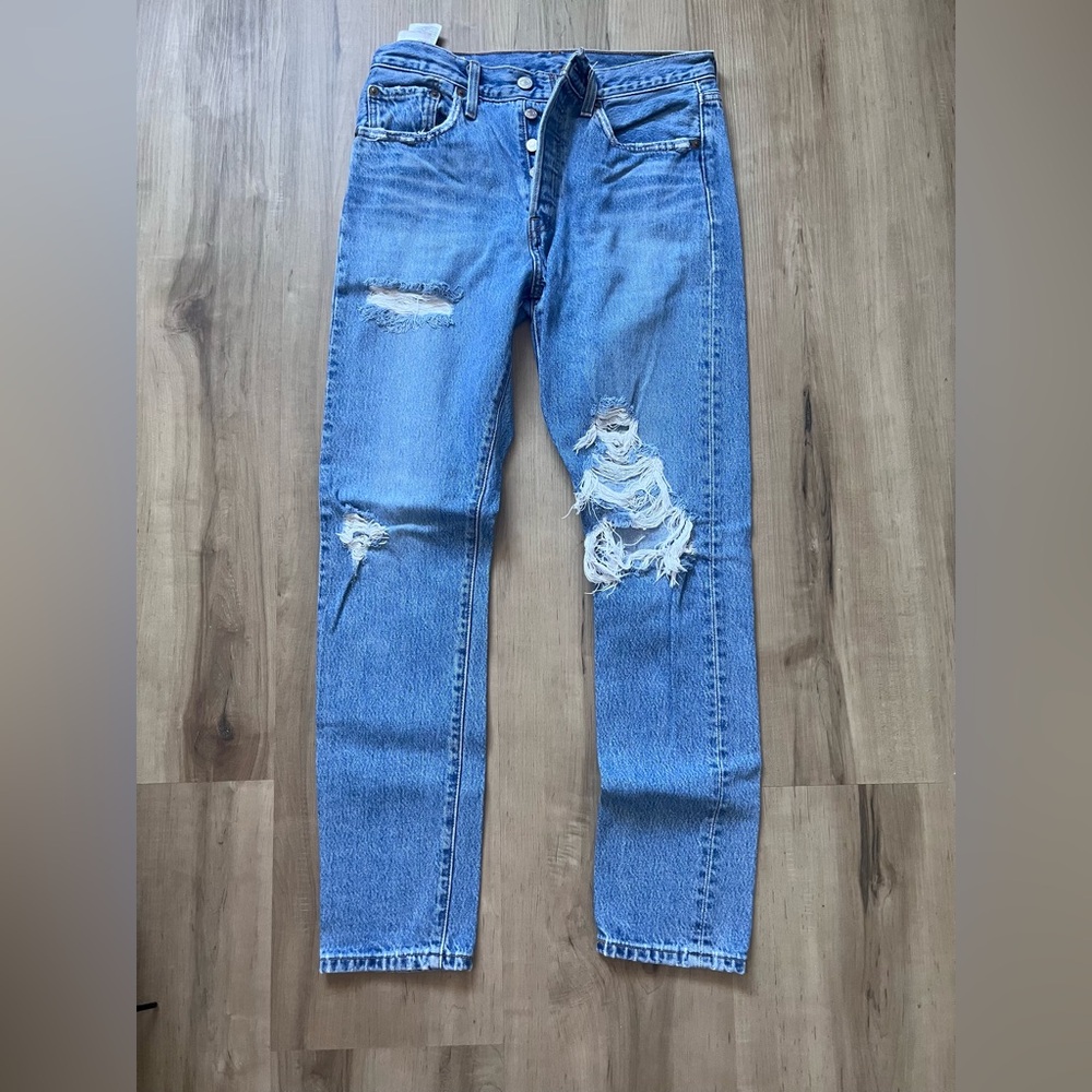Women Levi’s 501 skinny jeans. Size 28